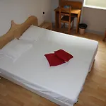 Hotel La Caverne