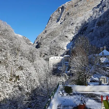 La Caverne Hotel