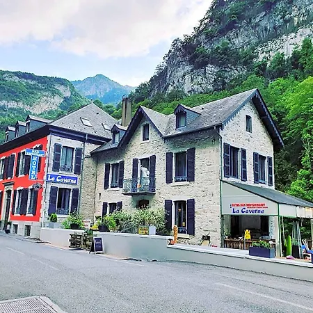 Hotel La Caverne 2*